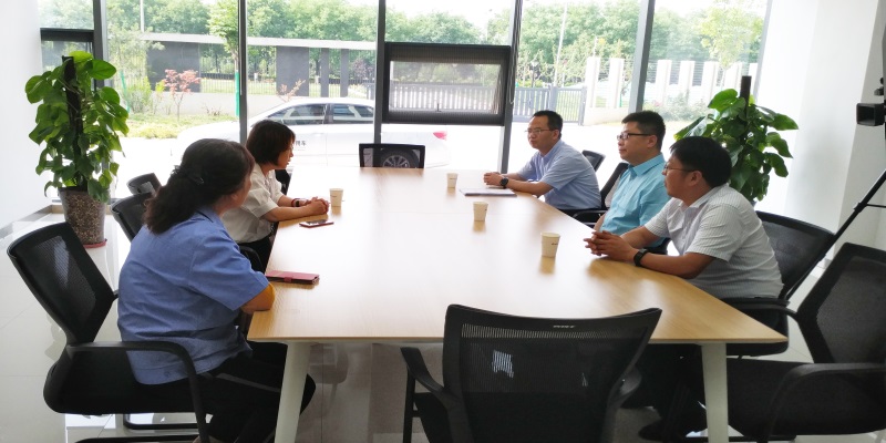 高陵区区委副书记走访优德唯一官网科技慰问高档次人才 高陵区区委副书记走访优德唯一官网科技慰问高档次人才