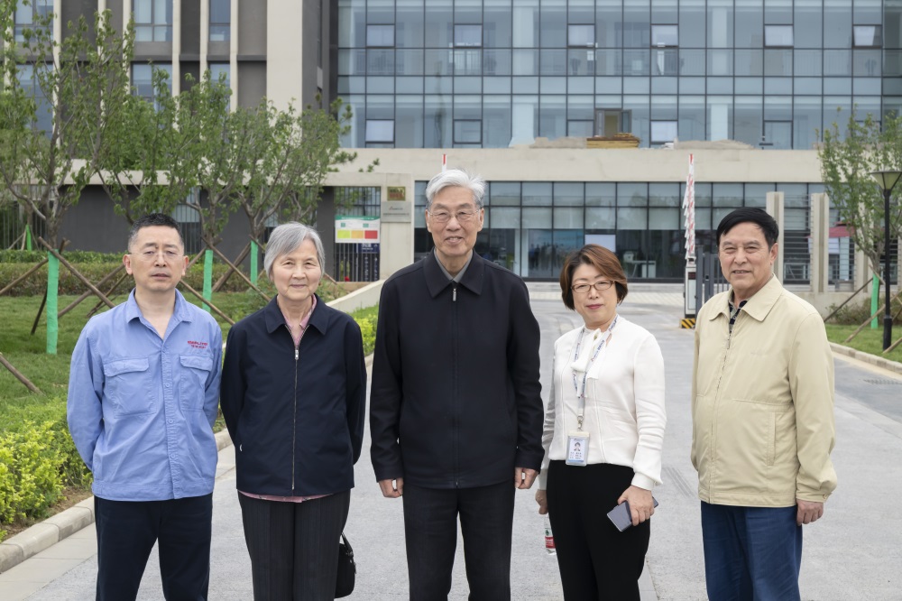 张全兴院士参观优德唯一官网科技