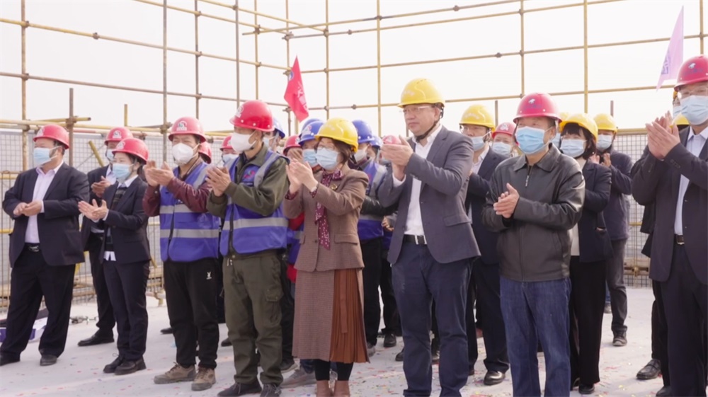 热烈祝贺优德唯一官网科技高新二期大楼封顶典礼圆满实现